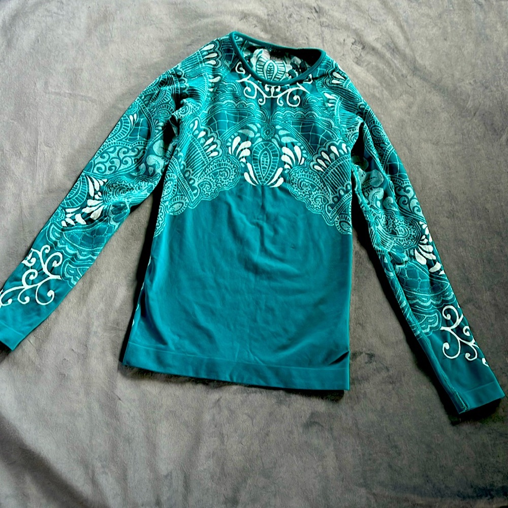 Athleta long sleeve